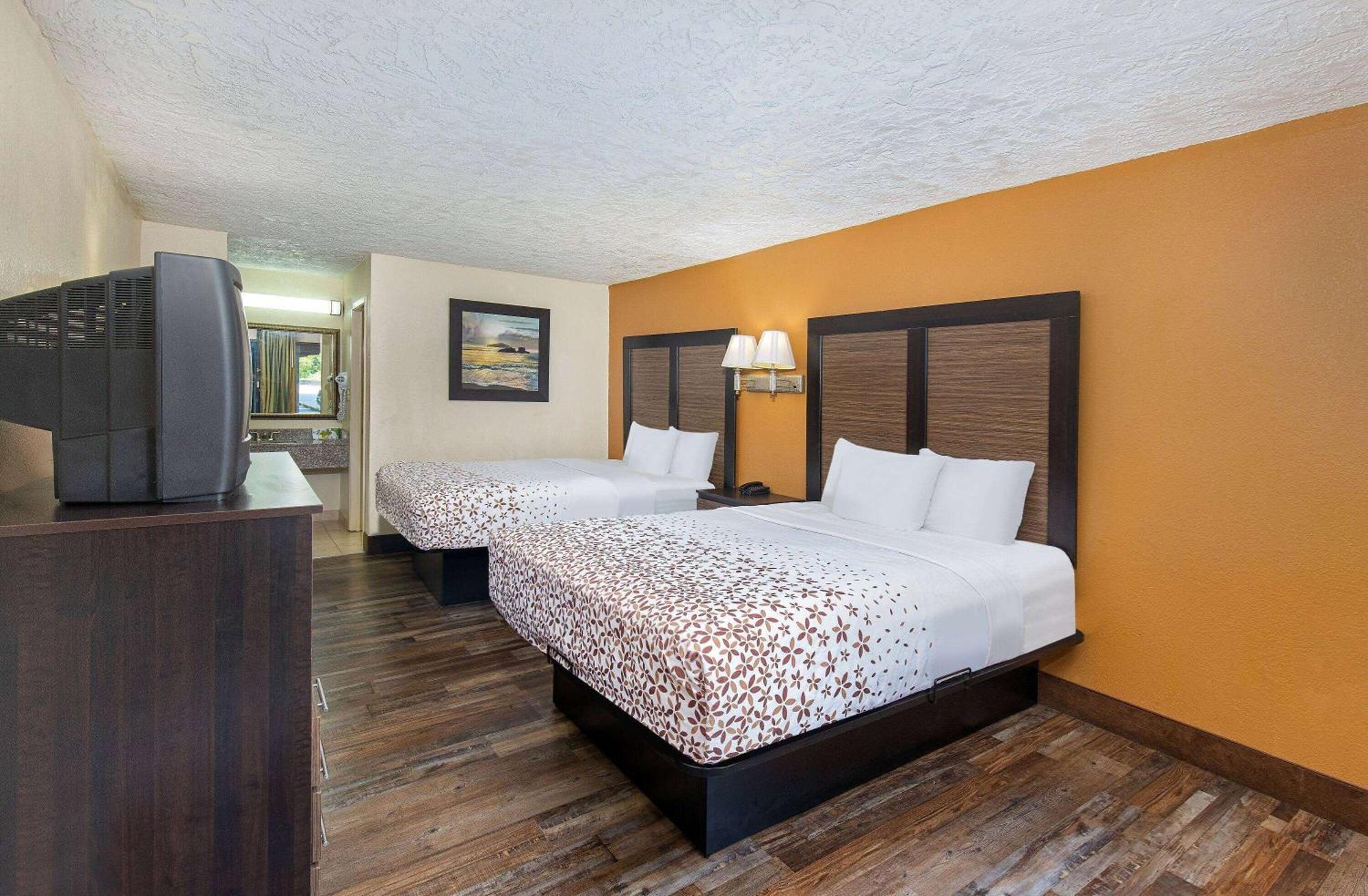 Americana Inn A Travelodge By Wyndham Pigeon Forge Εξωτερικό φωτογραφία