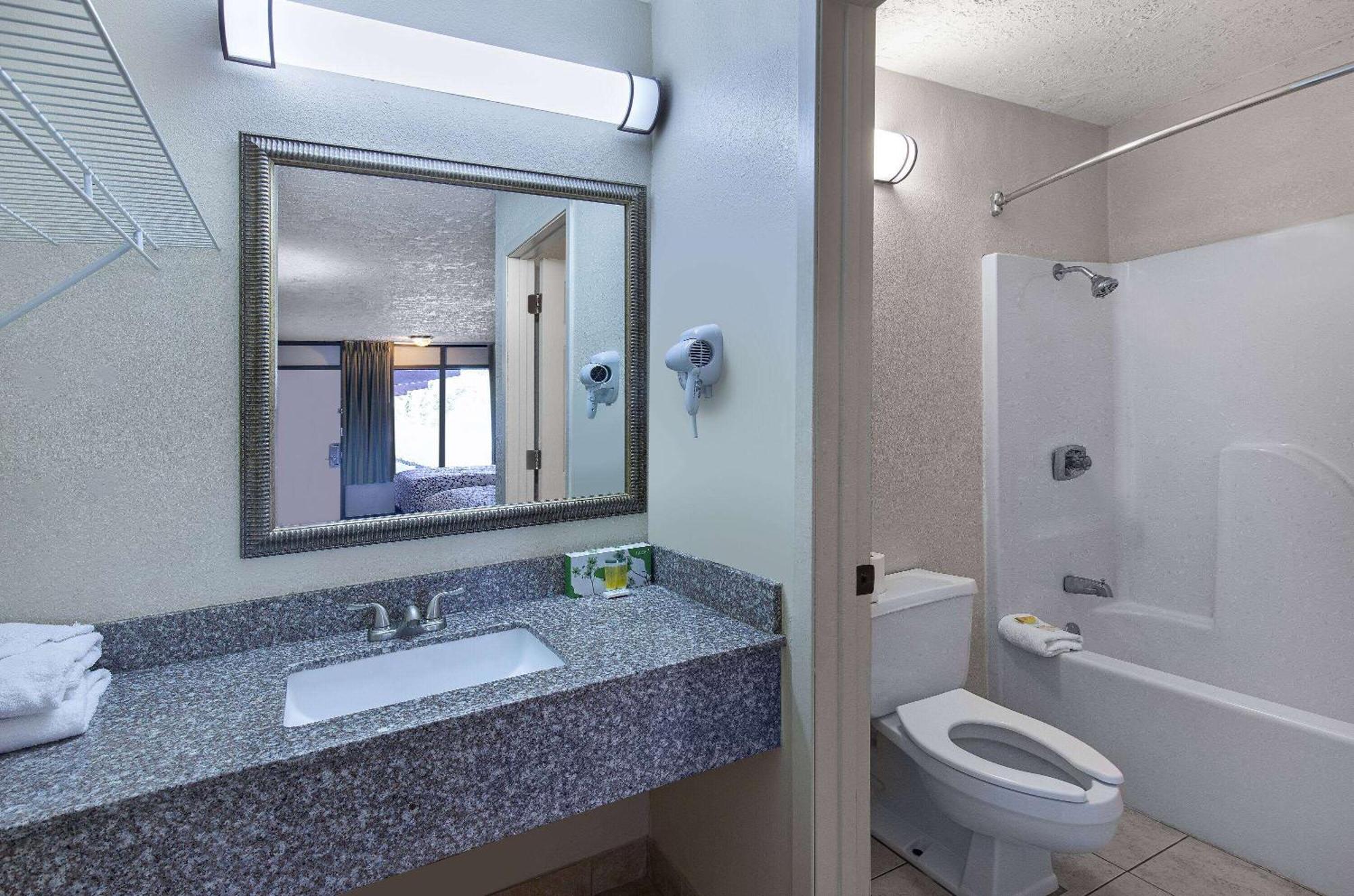 Americana Inn A Travelodge By Wyndham Pigeon Forge Εξωτερικό φωτογραφία